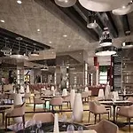 فندق Pullman & Convention Center 5*