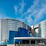 Pullman & Convention Center מלון 5*
