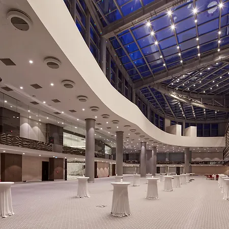Pullman & Convention Center 酒店 5*