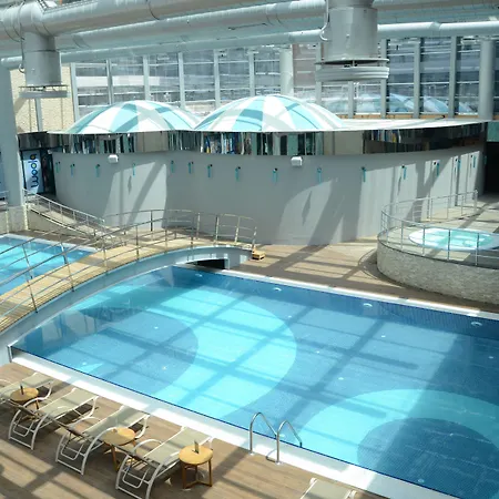 Pullman & Convention Center فندق