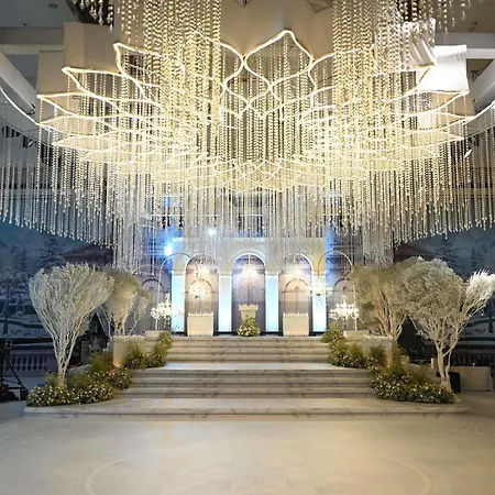 Pullman & Convention Center 5*