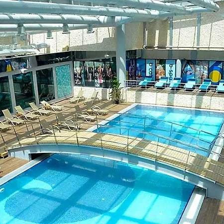 Pullman & Convention Center 5*