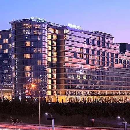מלון Pullman & Convention Center 5*