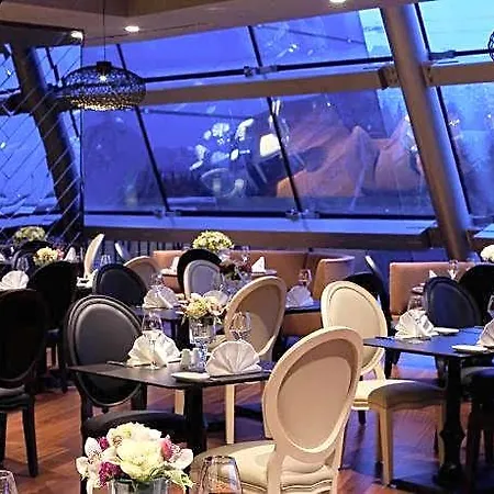 Hotel Pullman & Convention Center 5*