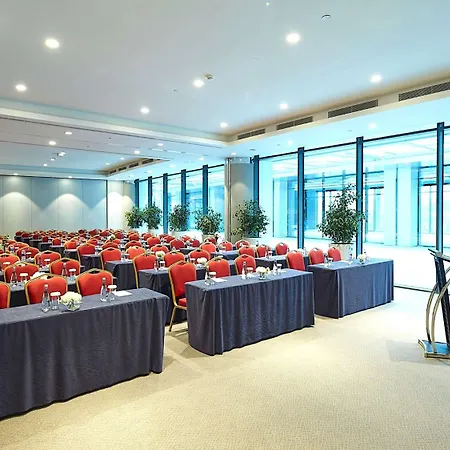 Pullman & Convention Center فندق