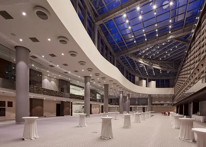 Pullman & Convention Center Hotel 5*